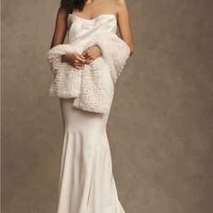 Elegant Cream Faux Fur Wrap